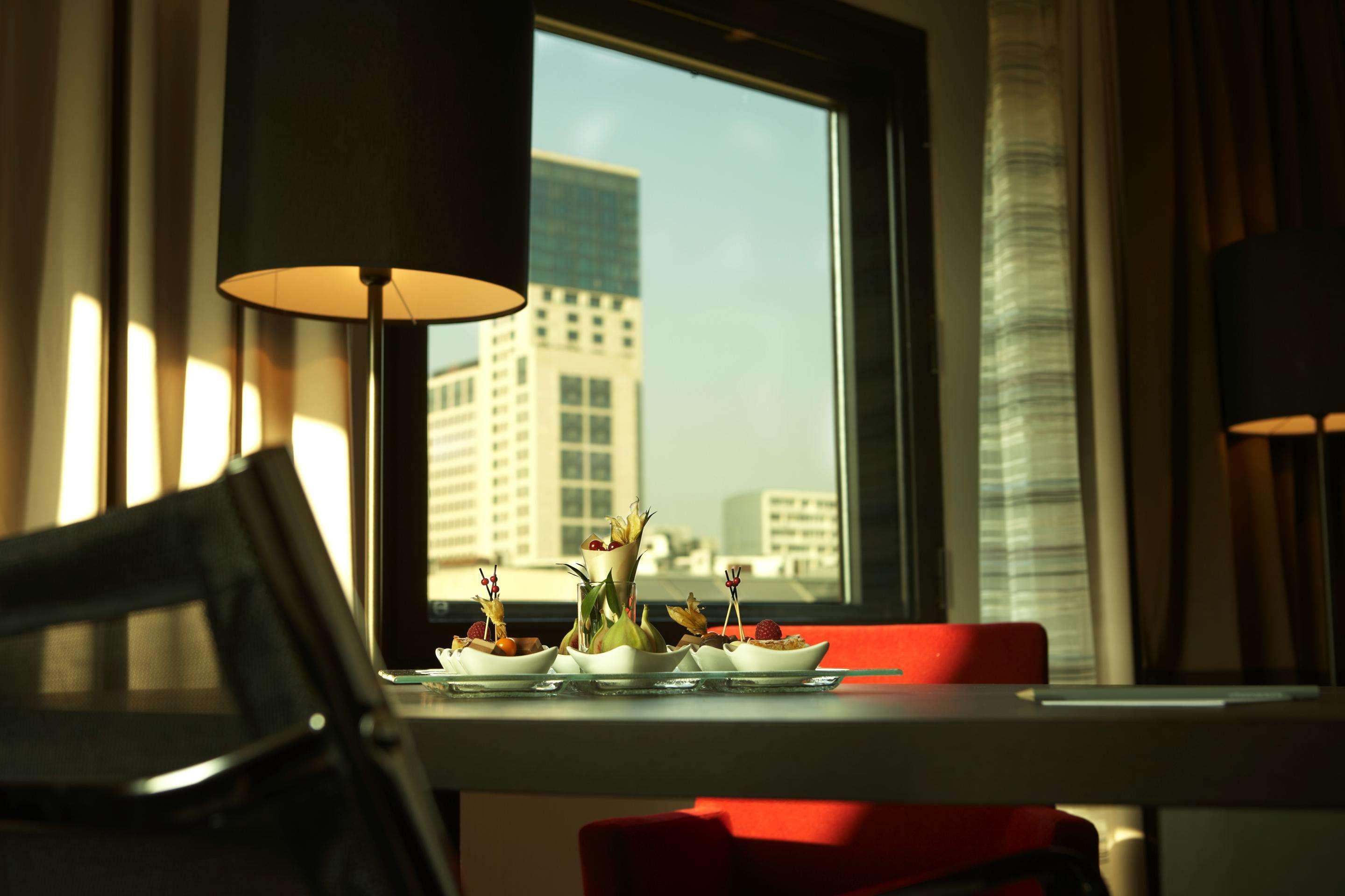 Hotel Doubletree By Hilton Berlin Ku'Damm Exterior foto A view from the hotel