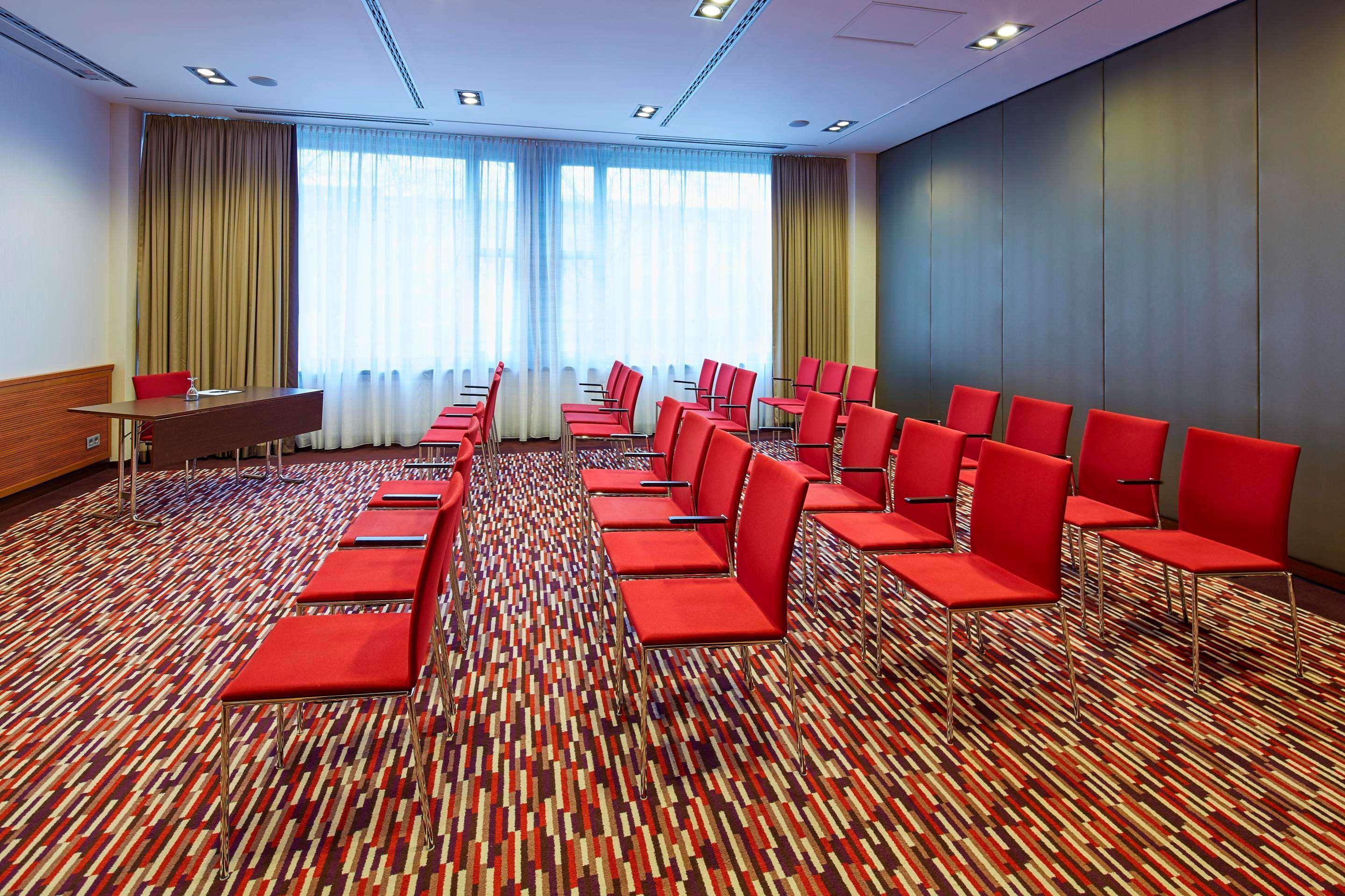 Hotel Doubletree By Hilton Berlin Ku'Damm Exterior foto Meeting room