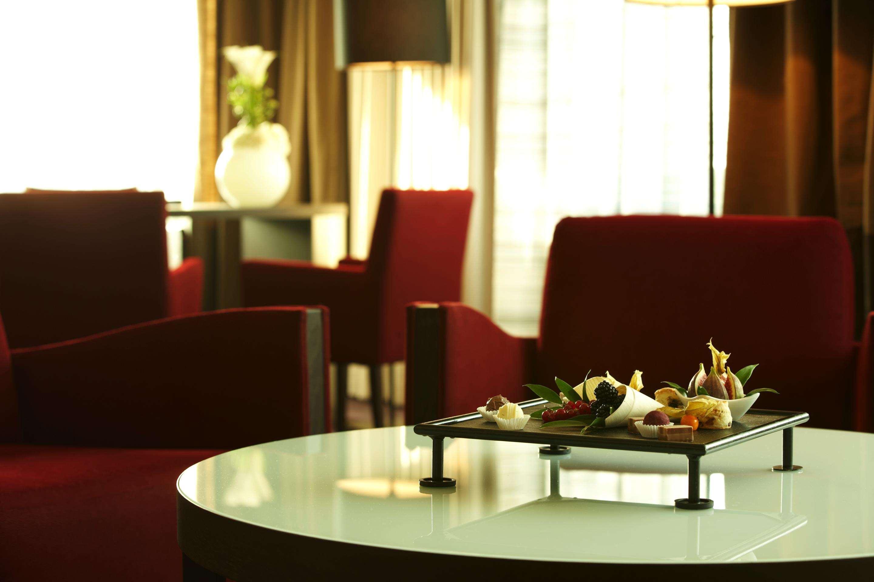 Hotel Doubletree By Hilton Berlin Ku'Damm Exterior foto A suite at the hotel