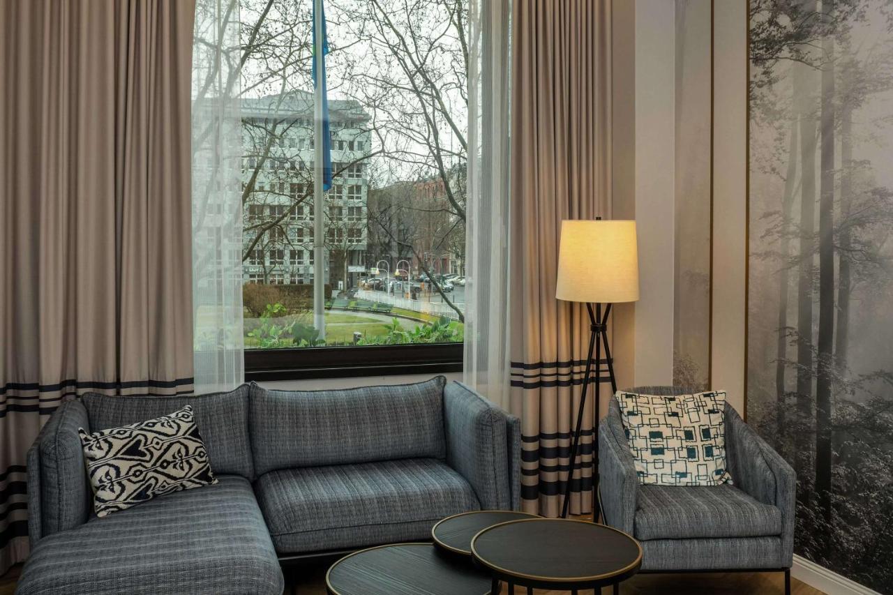 Hotel Doubletree By Hilton Berlin Ku'Damm Exterior foto The hotel's lobby