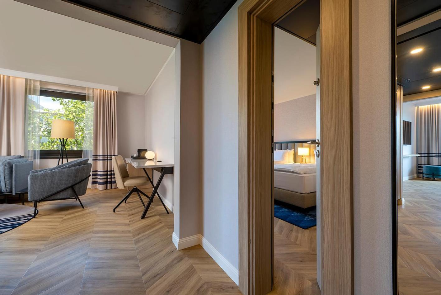 Hotel Doubletree By Hilton Berlin Ku'Damm Exterior foto Suite