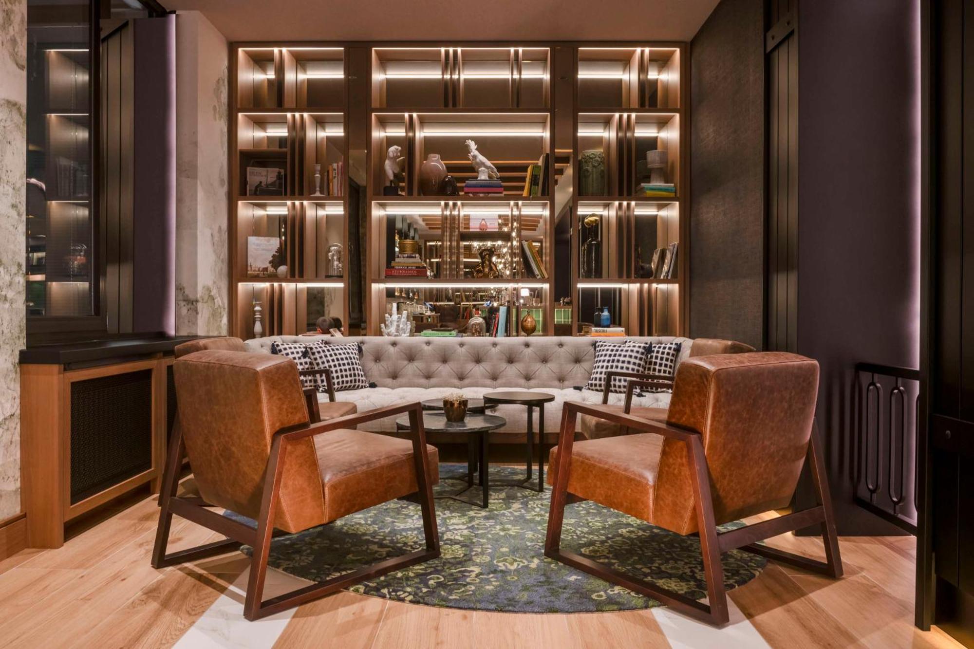 Hotel Doubletree By Hilton Berlin Ku'Damm Exterior foto Library at The Hari