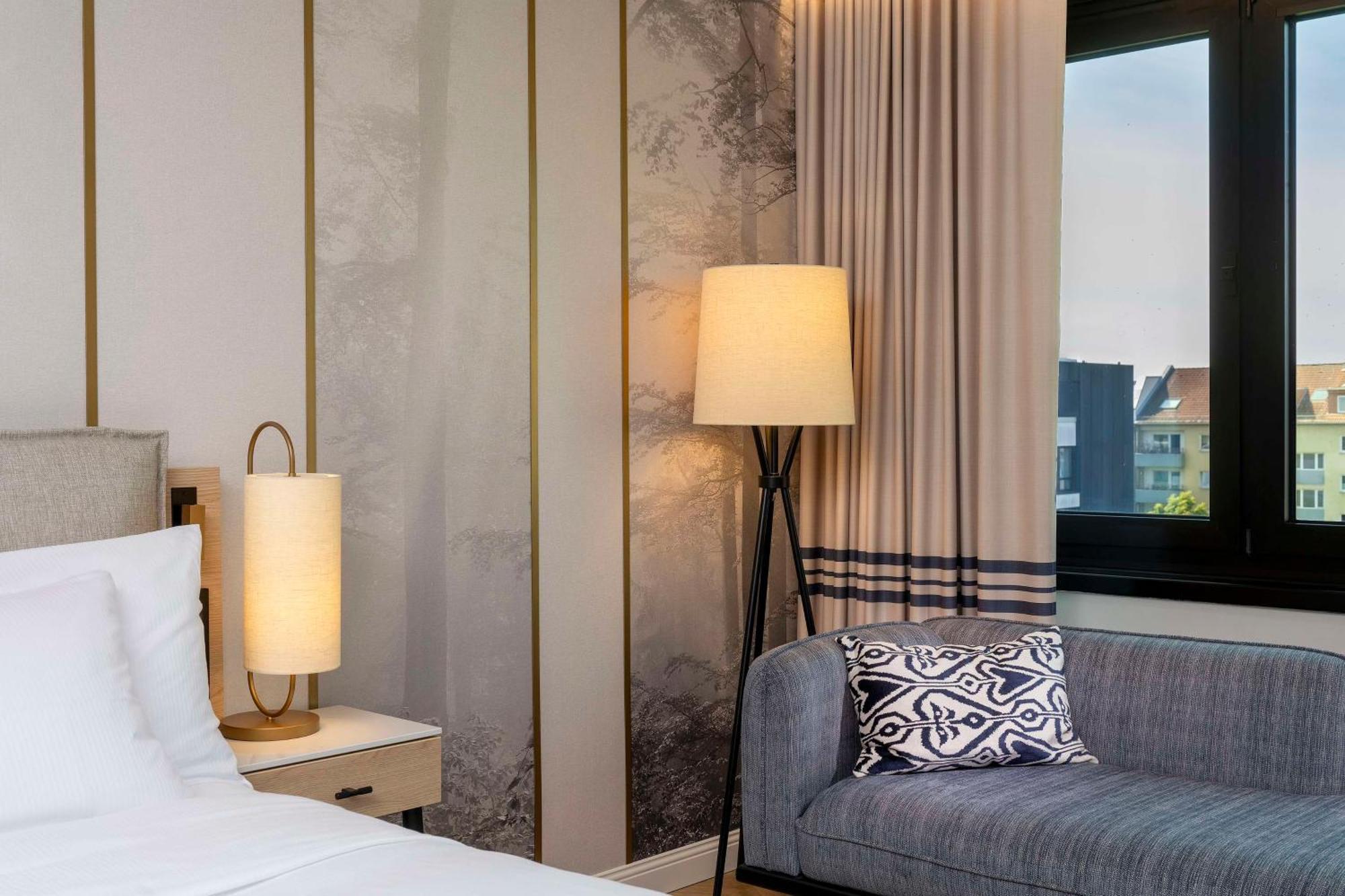 Hotel Doubletree By Hilton Berlin Ku'Damm Exterior foto A room at the hotel